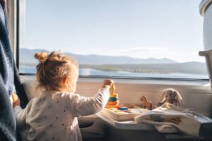 Toddler travel activities screen free: keeping little ones busy on the go